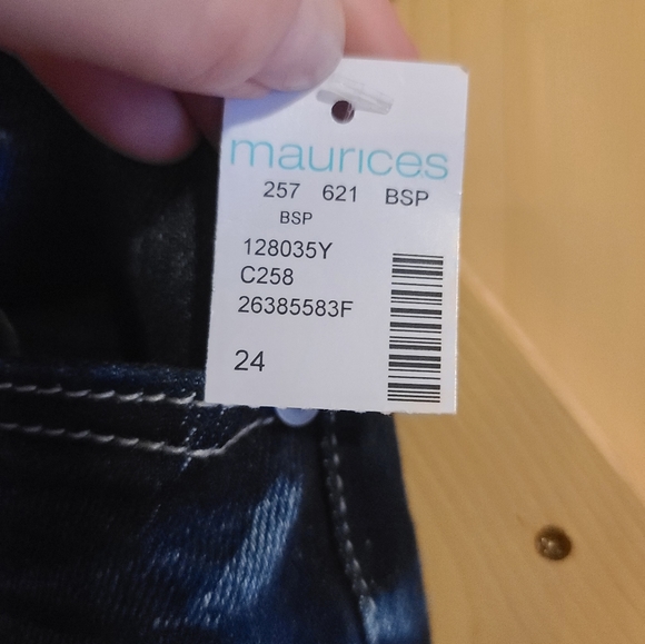 Kancan Distressed High Rise Crop Jeans NWT - Picture 6 of 15